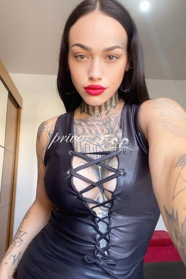 Vitória Lins - Garota de Programa em Curitiba