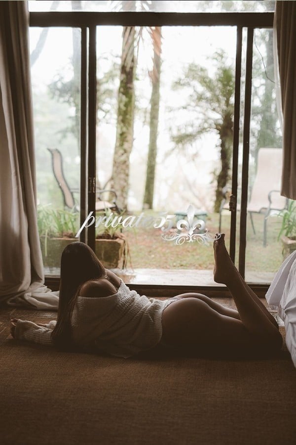 Cleo Tieff - Acompanhante em Curitiba