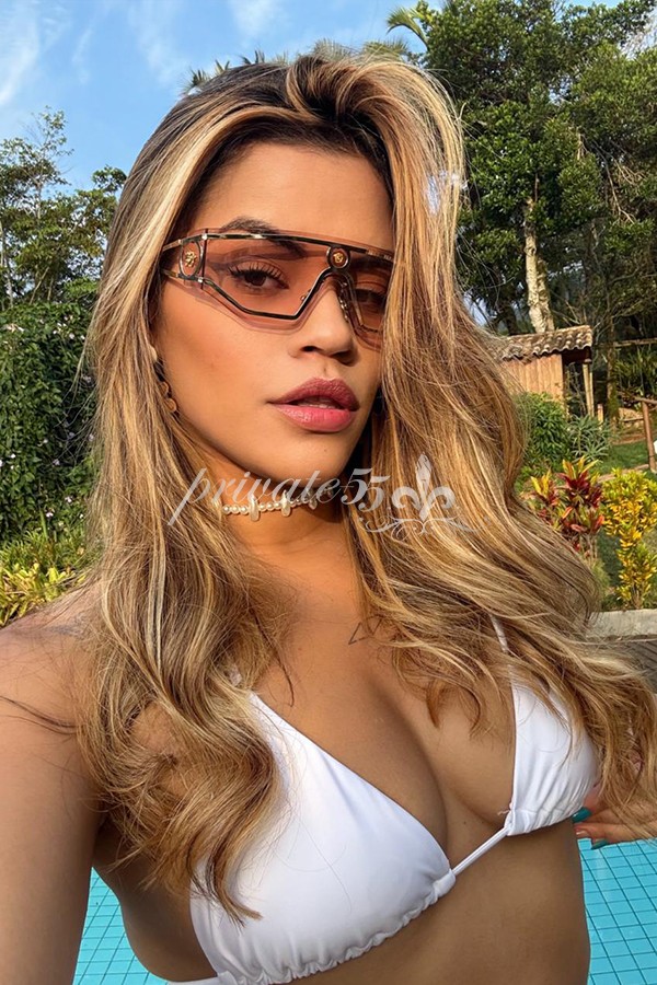 Cleo Tieff - Acompanhante em Curitiba