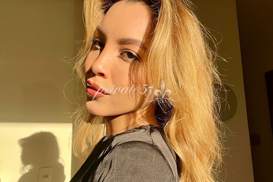 Foto 3 de Alice Ayres