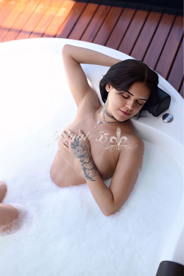 Safira Dias - Acompanhante de Luxo em Balneário Camboriú