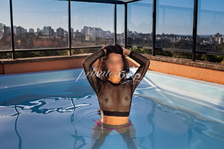 Foto 2 de Izabella  Arantes