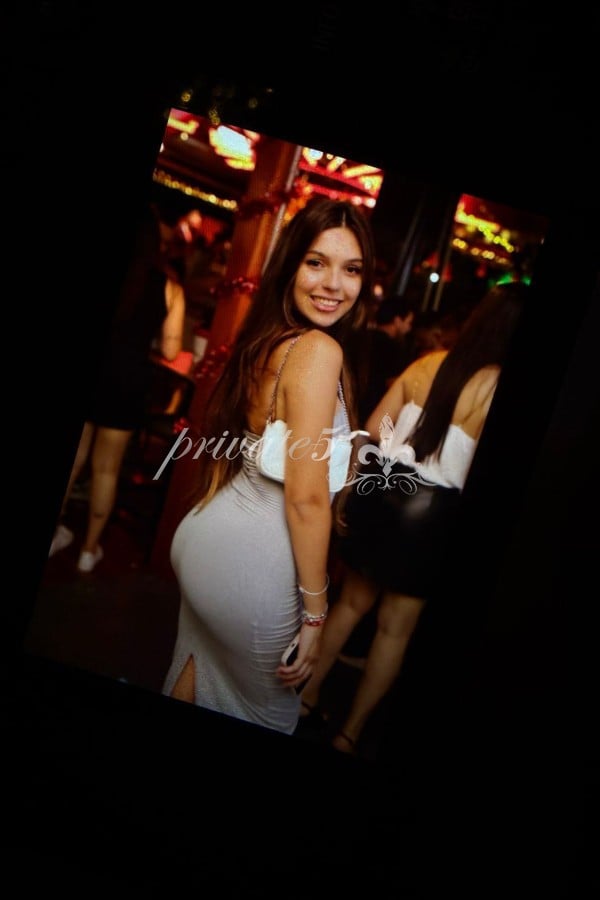 Clara Bellini - Garota de Programa em Florianópolis