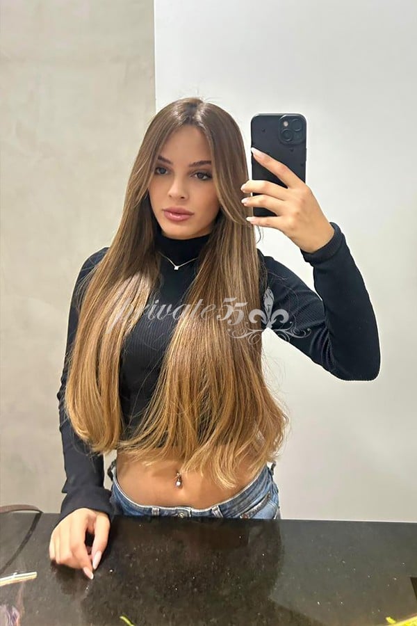 Foto 1 de Antonella Martins