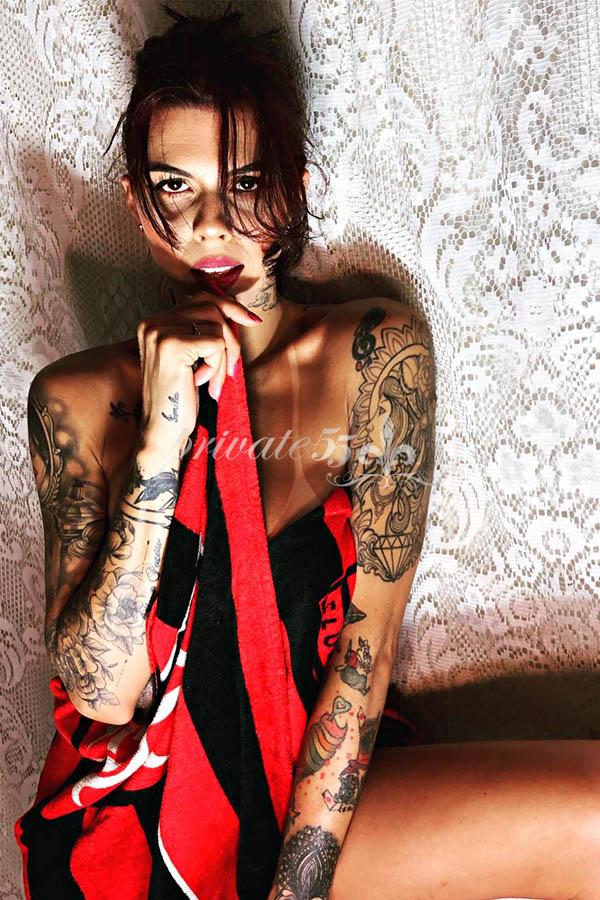 Foto 12 de Aline Bitencourt