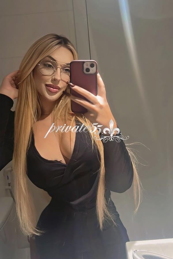 Leona Fontanelle - Garota de Programa em Florianópolis