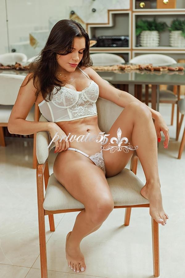 Tai Noir - Garota de Programa em Brasília