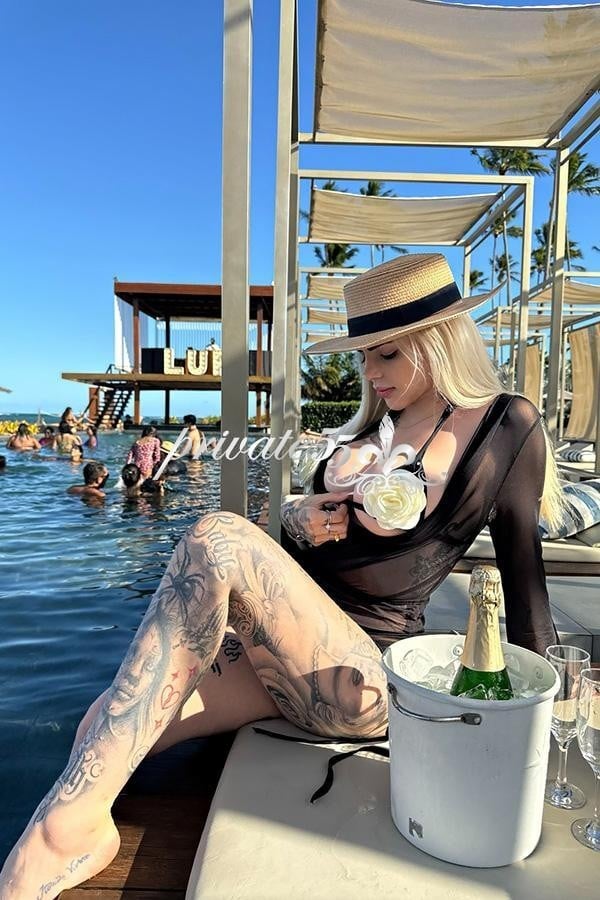 Nina Bianco - Acompanhante em Curitiba