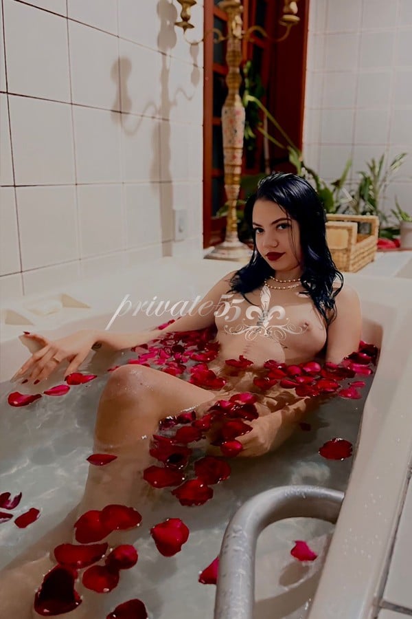 Foto 2 de Anny Falcão