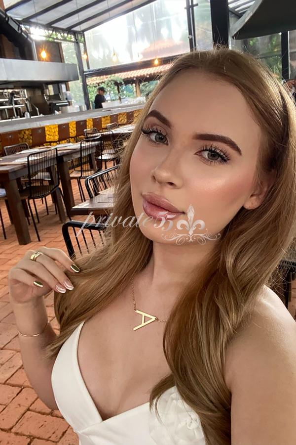 Ana CLara - Acompanhante Verificada em Curitiba