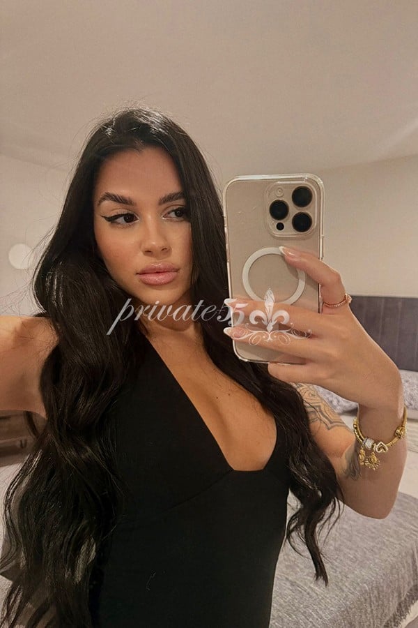 Foto 8 de Mayara  Bohr