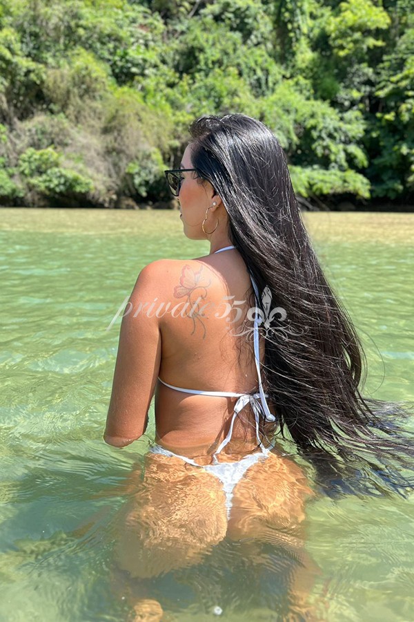 Íris Ferrari - Acompanhante de Luxo em Balneário Camboriú