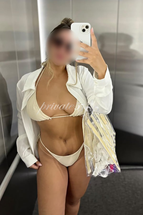 Kimberly  Schmitt - Acompanhante Verificada em Balneário Camboriú