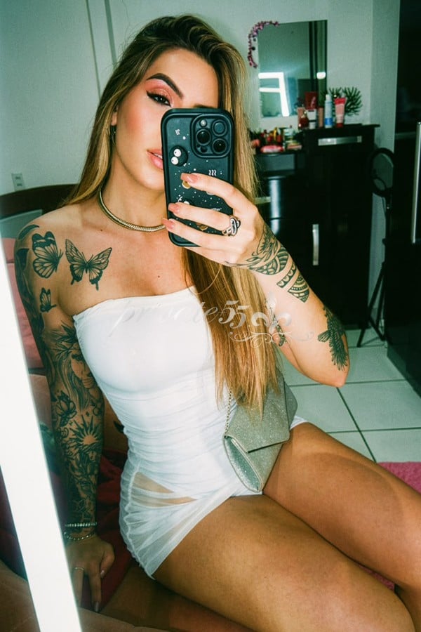 Loirinha Tímida - Garota de Programa em Balneário Camboriú