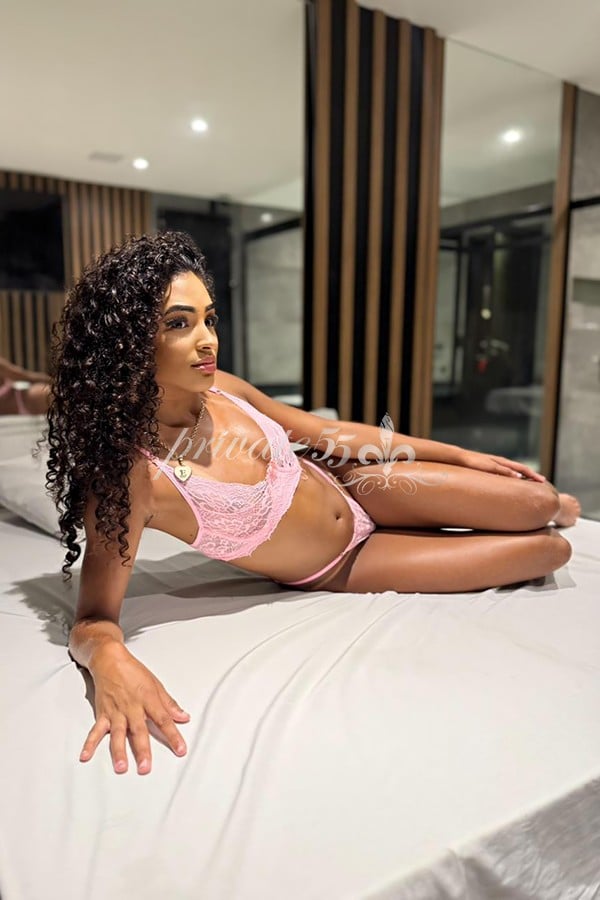 Foto 1 de Leticia Lopes