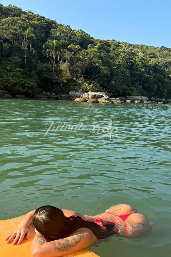 Foto 4 de Karine Amaral