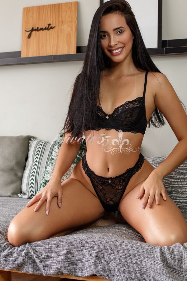 Foto 27 de Isis Pavanelli