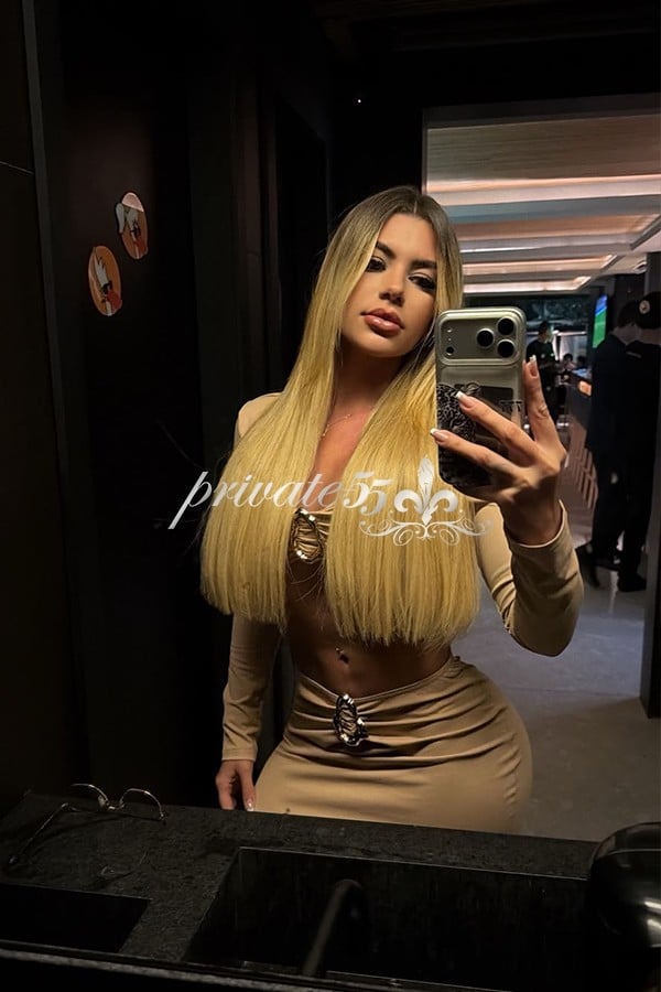 Larissa  Manoela - Garota de Programa em São Paulo