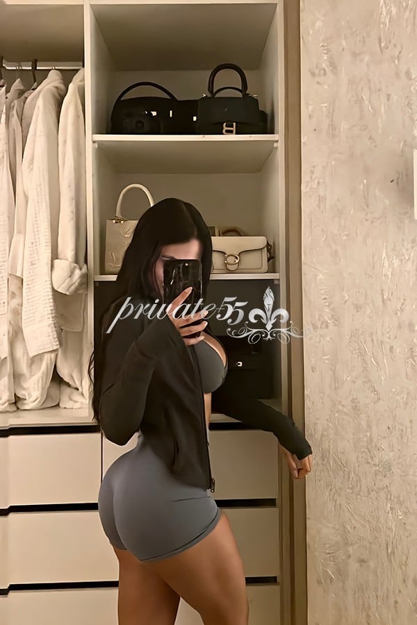 Liara Deltoro - Acompanhante de Luxo em Balneário Camboriú