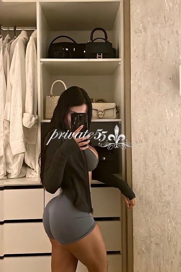 Liara Deltoro - Garota de Programa em Balneário Camboriú