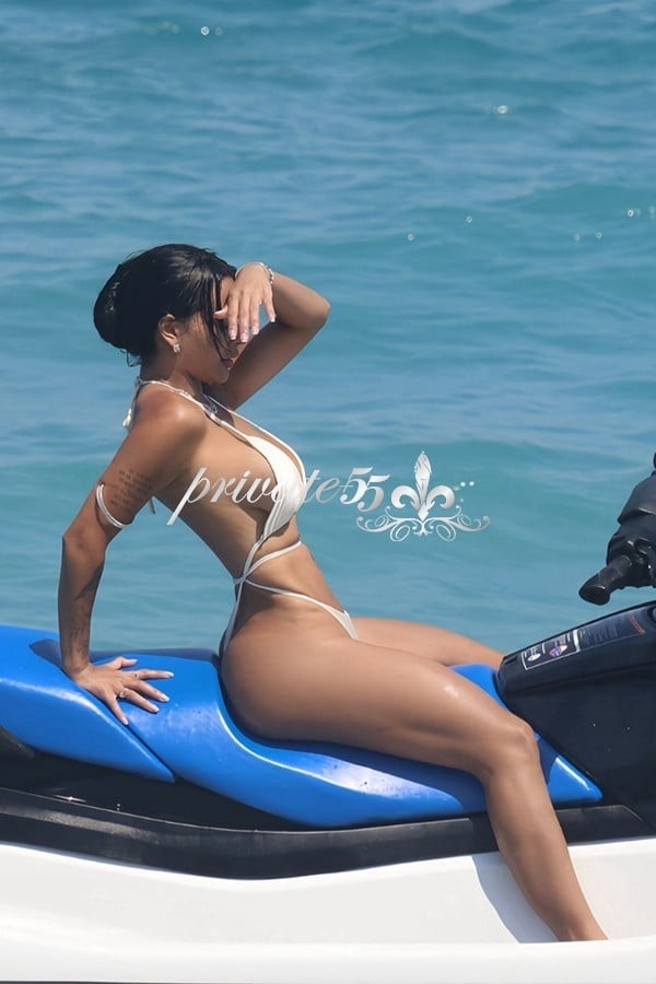 Liara Deltoro - Acompanhante em Balneário Camboriú