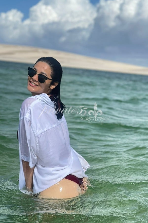 Irís  Nakamura - Garota de Programa em Florianópolis