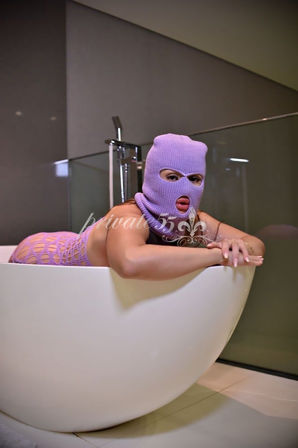 Aurora  Sentinella - Acompanhante de Luxo em Curitiba