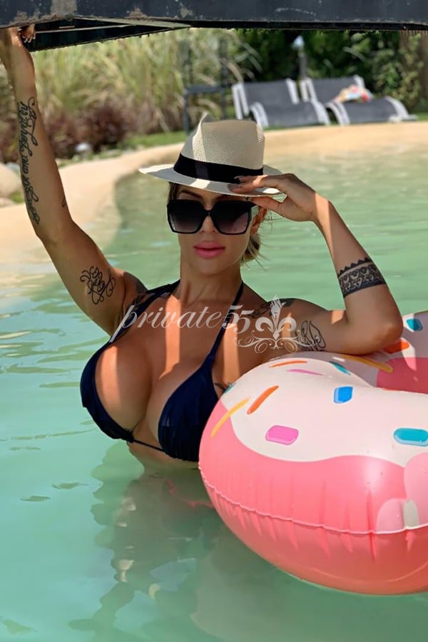 Rhiana Boss - Garota de Programa em Balneário Camboriú