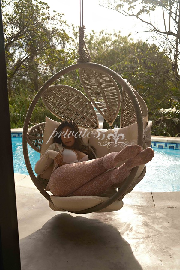 Rebeka Mikaelson - Garota de Programa em Florianópolis