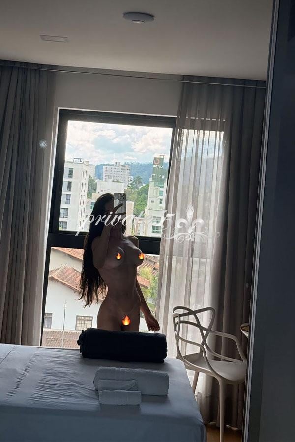 Laura Bittencourt - Garota de Programa em Florianópolis