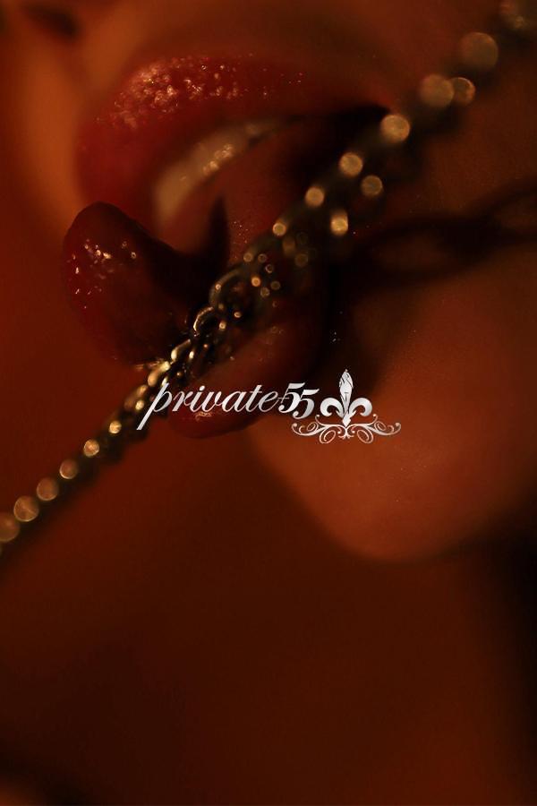 Kiara Arantes - Acompanhante Verificada em Curitiba