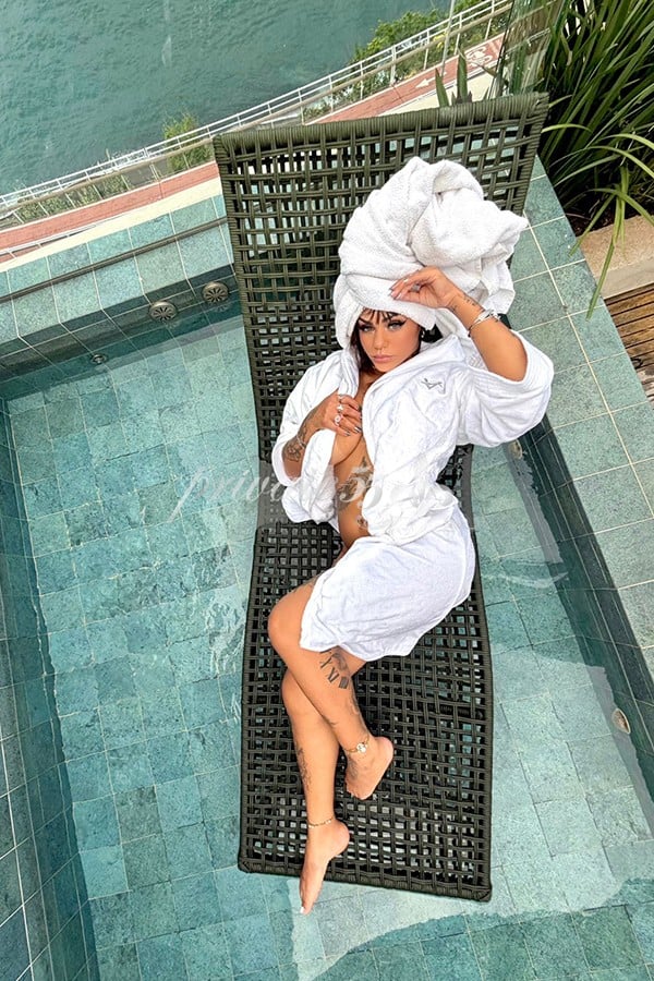 Delle Ayla - Acompanhante em Rio de Janeiro