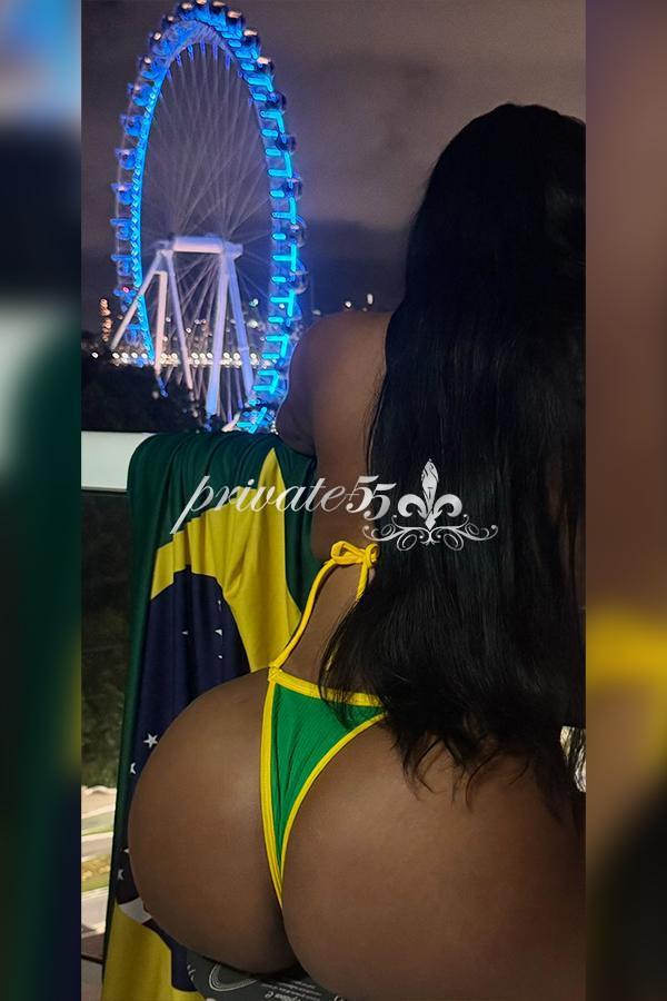 Sarah Cash - Garota de Programa em Curitiba