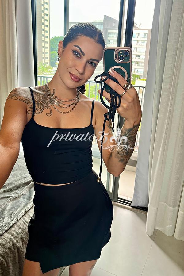 Foto 1 de Camila Queiroz