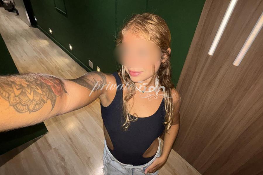 Foto 4 de Polly Almeida